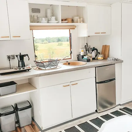 Przyczepa Nad Zatoka Surf'n'vintage Camping Oslonino