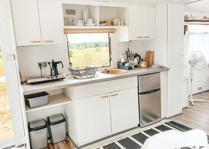 Przyczepa Nad Zatoką Surf'n'vintage Kemping Oslonino